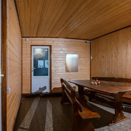 Karpatskyi Teremok ורחובינה