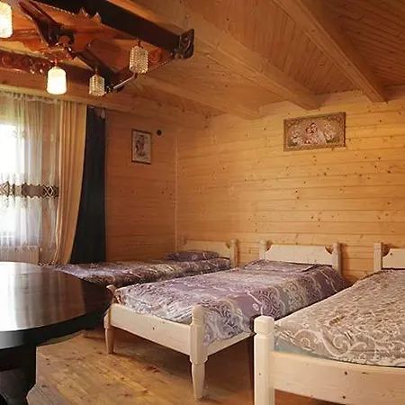 Karpatskyi Teremok ורחובינה