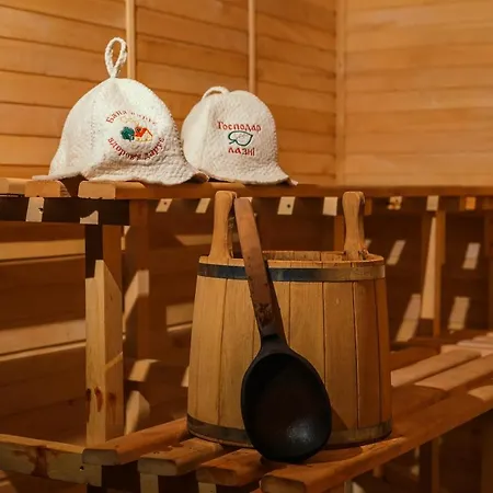 Karpatskyi Teremok בית הארחה ורחובינה