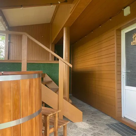 בית הארחה Karpatskyi Teremok ורחובינה