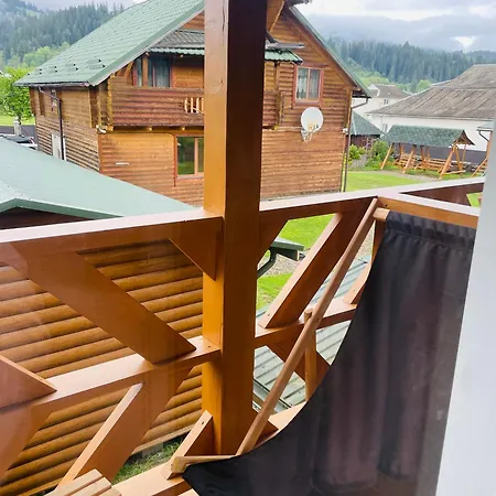 Karpatskyi Teremok ורחובינה