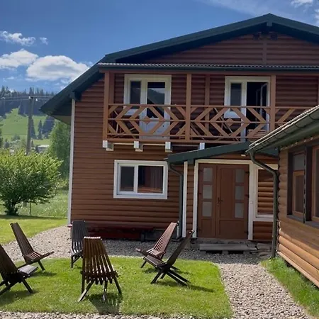 Karpatskyi Teremok Guest house