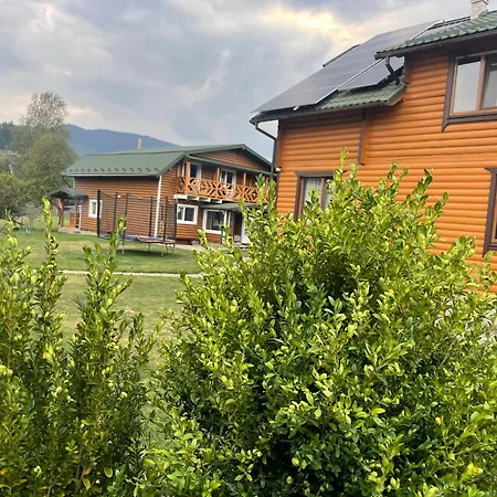 Karpatskyi Teremok Guest house
