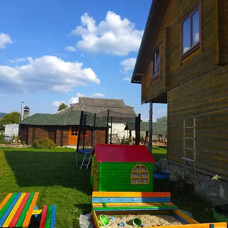 בית הארחה Karpatskyi Teremok *