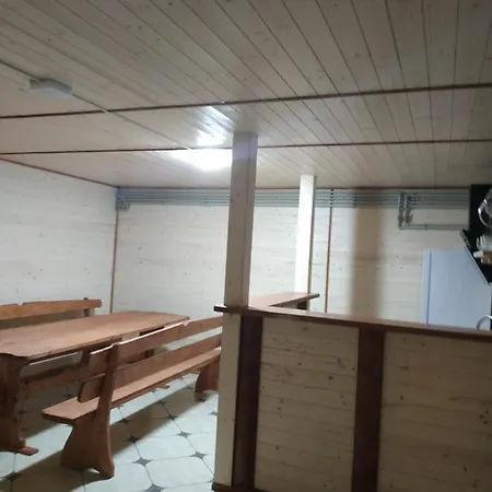 Karpatskyi Teremok Guest house *